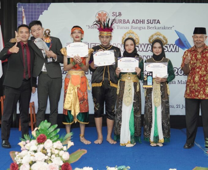 Penyerahan Sertifikat Penghargaan Lomba FLS3N, LKSN, & O2SN: Prestasi Cemerlang Siswa SLB Purba Adhi Suta